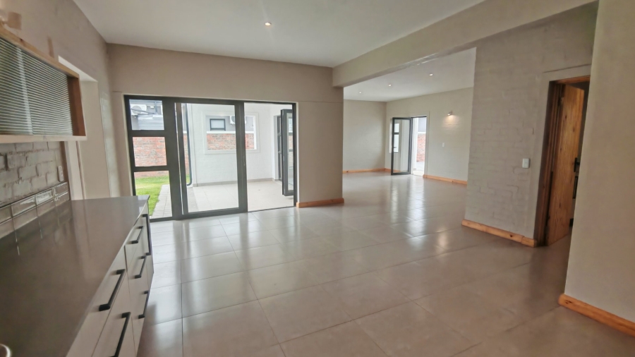 3 Bedroom Property for Sale in Highlands Western Cape